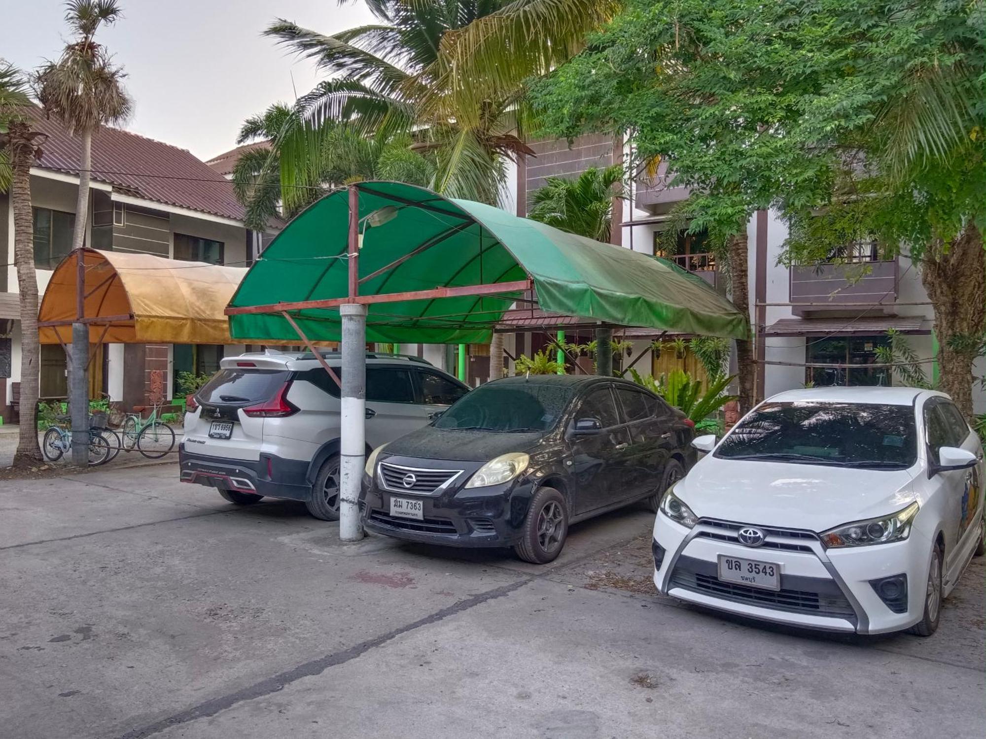 Banyan Resort Bangsaen Exteriör bild